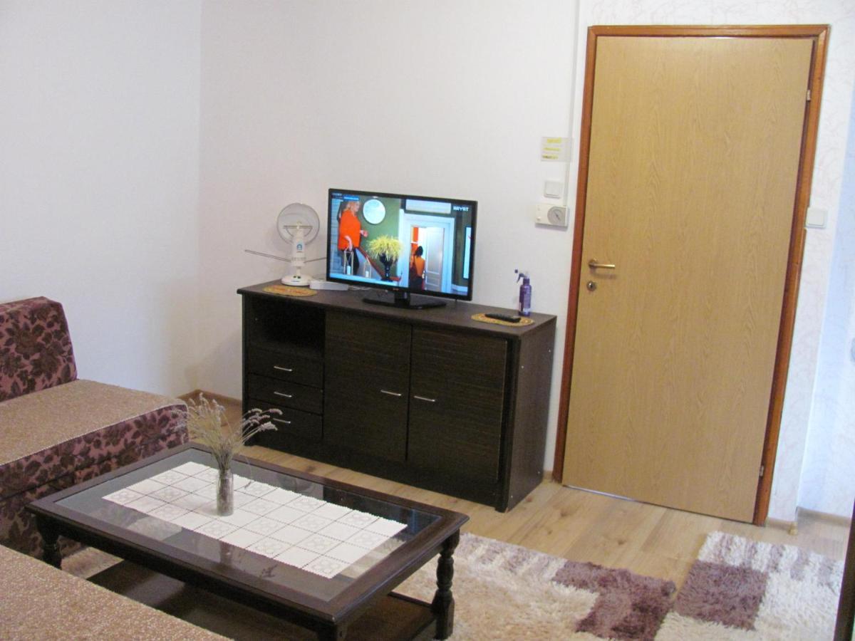 Apartment Safir - Free Parking Sarajevo Exterior photo