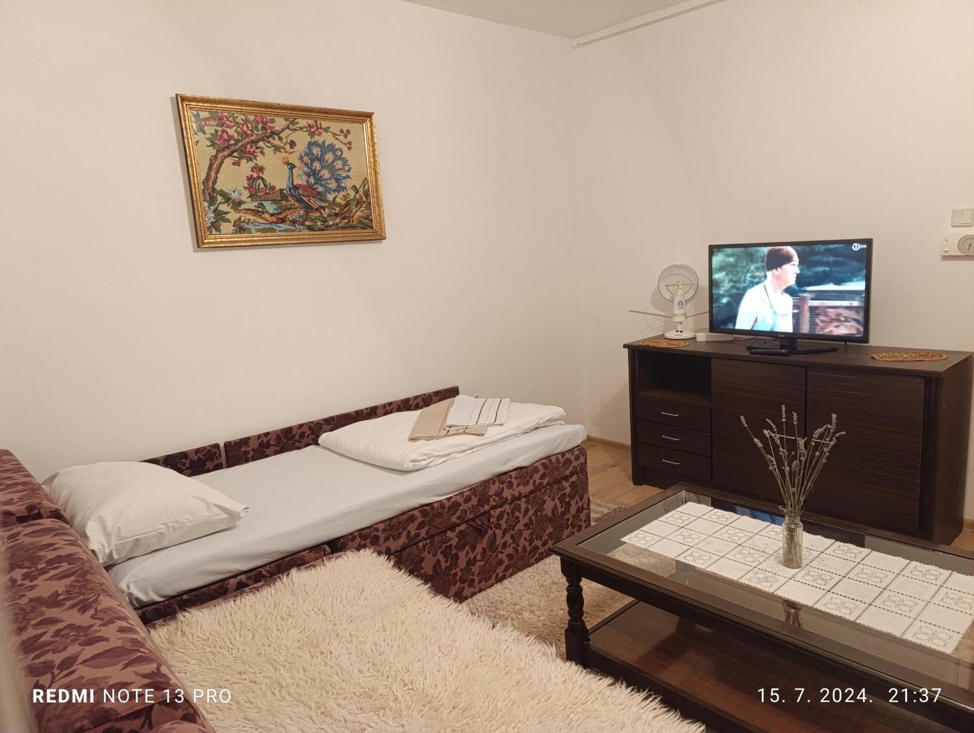 Apartment Safir - Free Parking Sarajevo Exterior photo