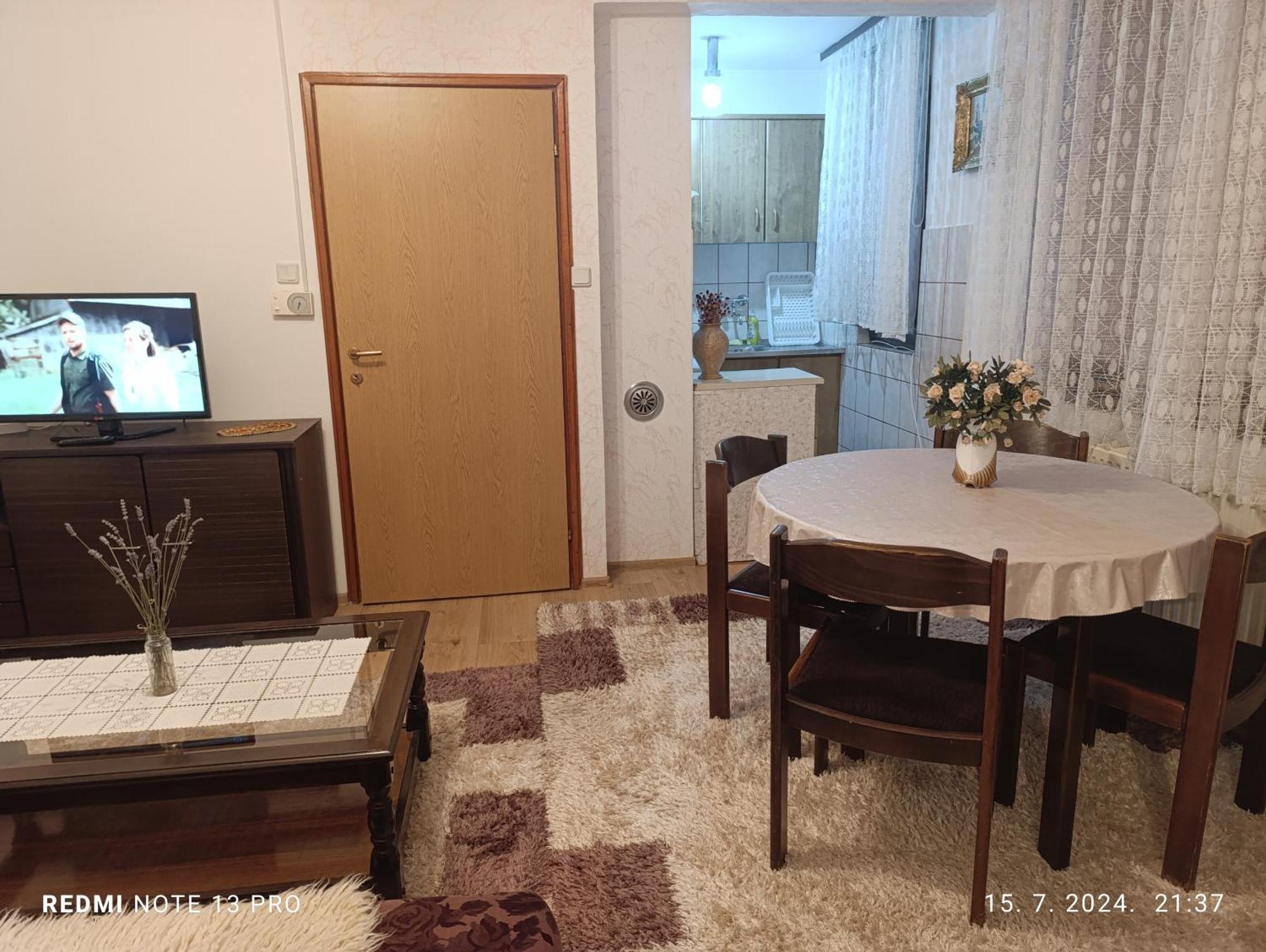 Apartment Safir - Free Parking Sarajevo Exterior photo